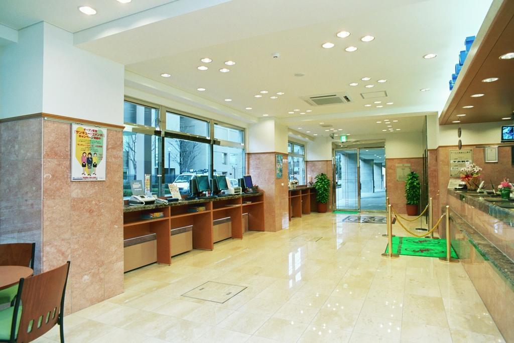 Toyoko Inn Tokyo Monzen-Nakacho Eitaibashi Exteriör bild
