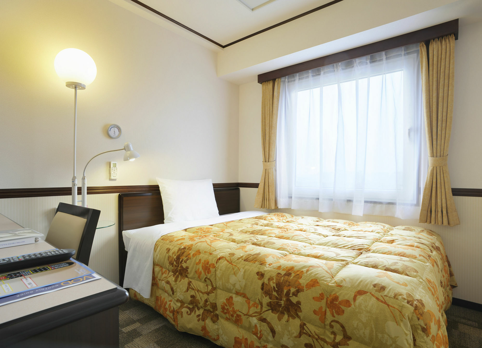Toyoko Inn Tokyo Monzen-Nakacho Eitaibashi Exteriör bild